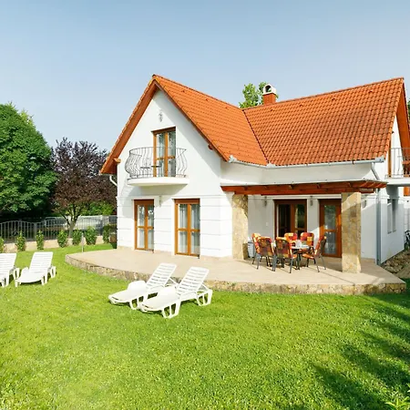 Holiday home Holiday Lavender By Interhome Balatonoszod