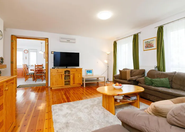 펜션 Lavender By Interhome 벌러토뇌쇠드